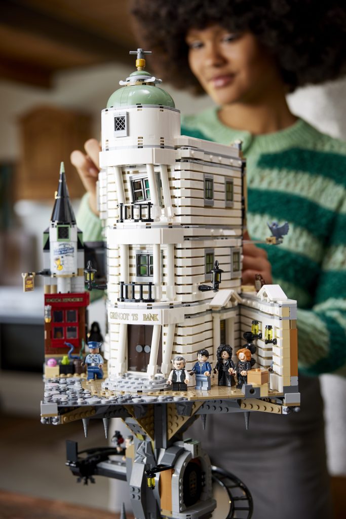 LEGO Harry Potter 76417 Gringotts Bank 15 683x1024