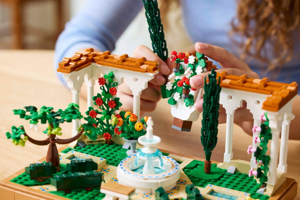 10359 fountain garden LEGO Icons 1 1024x683