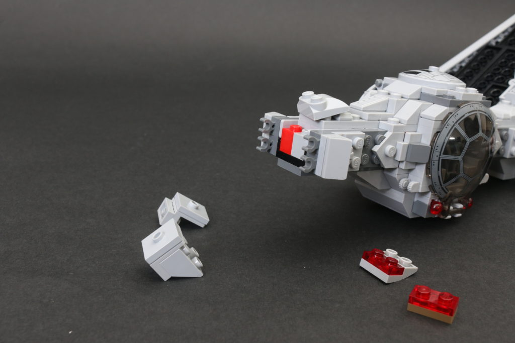 Build a LEGO Mandalorian Outland folding TIE Fighter 13