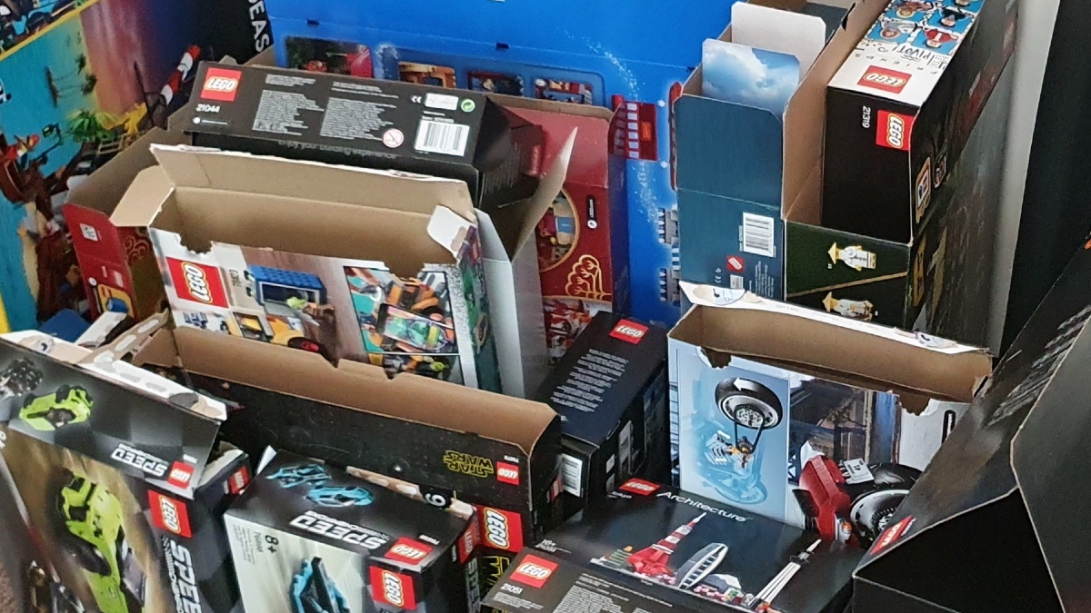 LEGO support group established for fans struggling to recycle their boxes