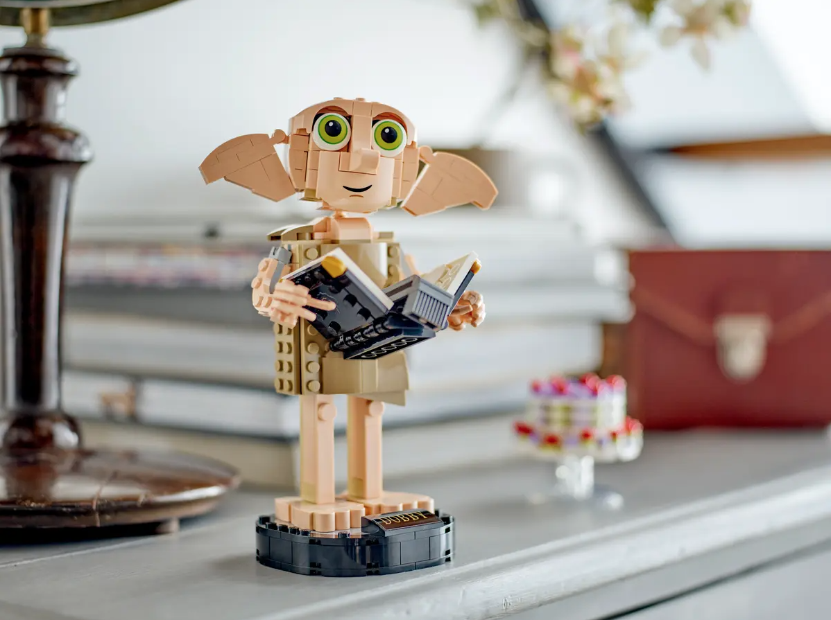 LEGO Harry Potter 76421 Dobby the House Elf 8