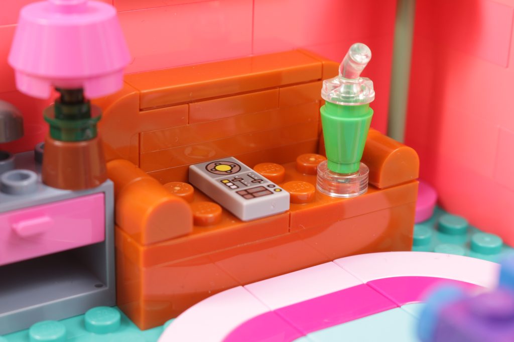 LEGO 5009325 The Simpsons Living Room GWP review 4 1024x683