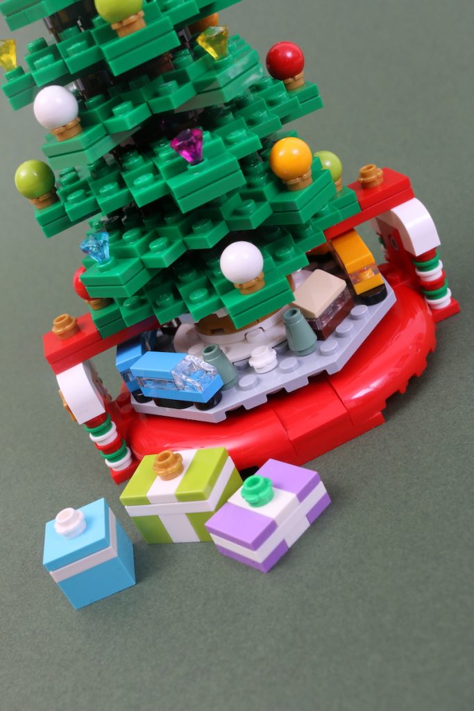 40338 Christmas Tree review Black Friday Brick Friday 8 683x1024