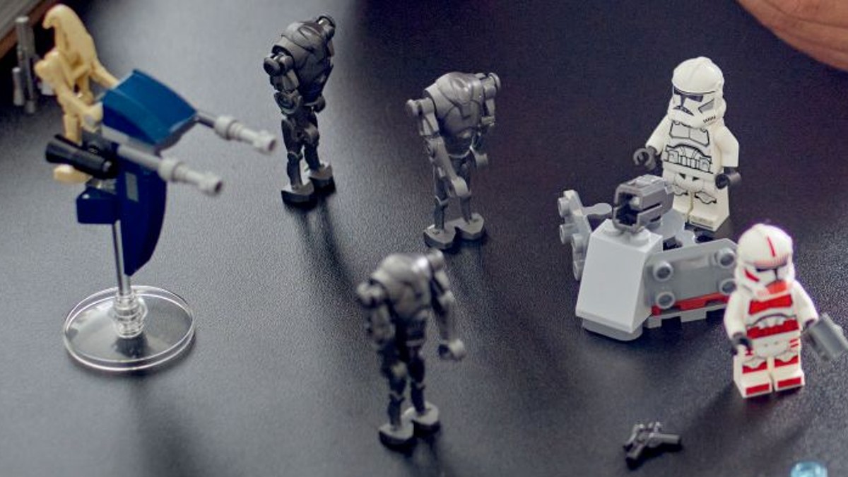 The return of Super Battle Droids is a huge deal for LEGO Star Wars