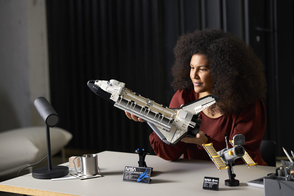 LEGO NASA Space Shuttle Discovery 5