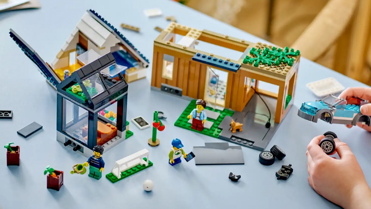 Every LEGO City set retiring in 2023 and beyond – July update