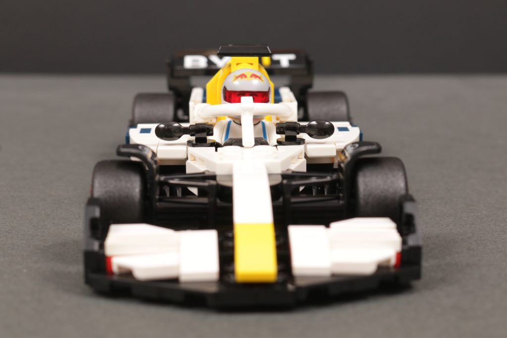 How to build a 2025 LEGO Racing Bulls F1 car 6 1024x683