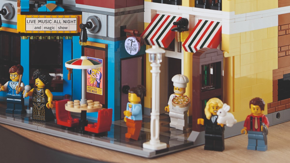 LEGO Icons 10312 Jazz Club available now for VIP members
