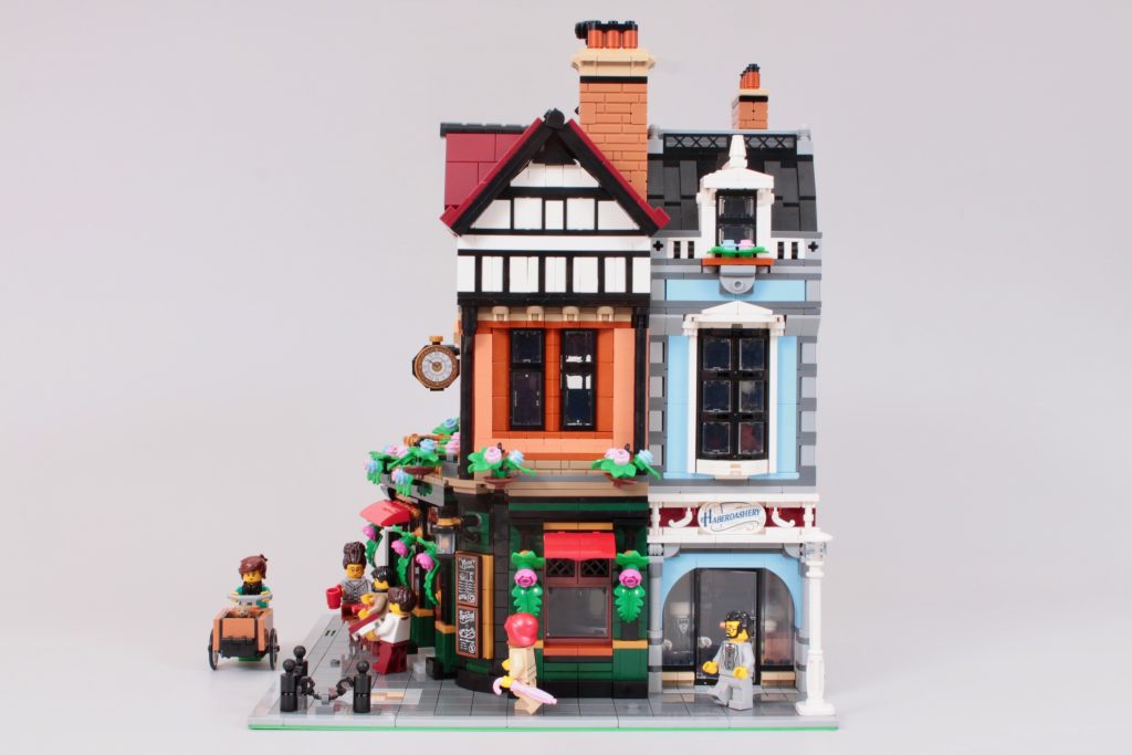 LEGO Icons 10350 Tudor Corner review 2 1024x683