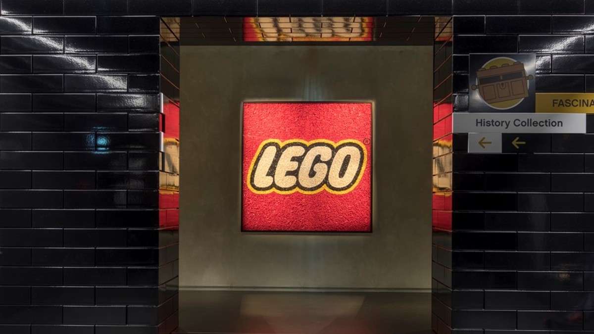 First look at exclusive limited-edition 2022 LEGO Inside Tour set