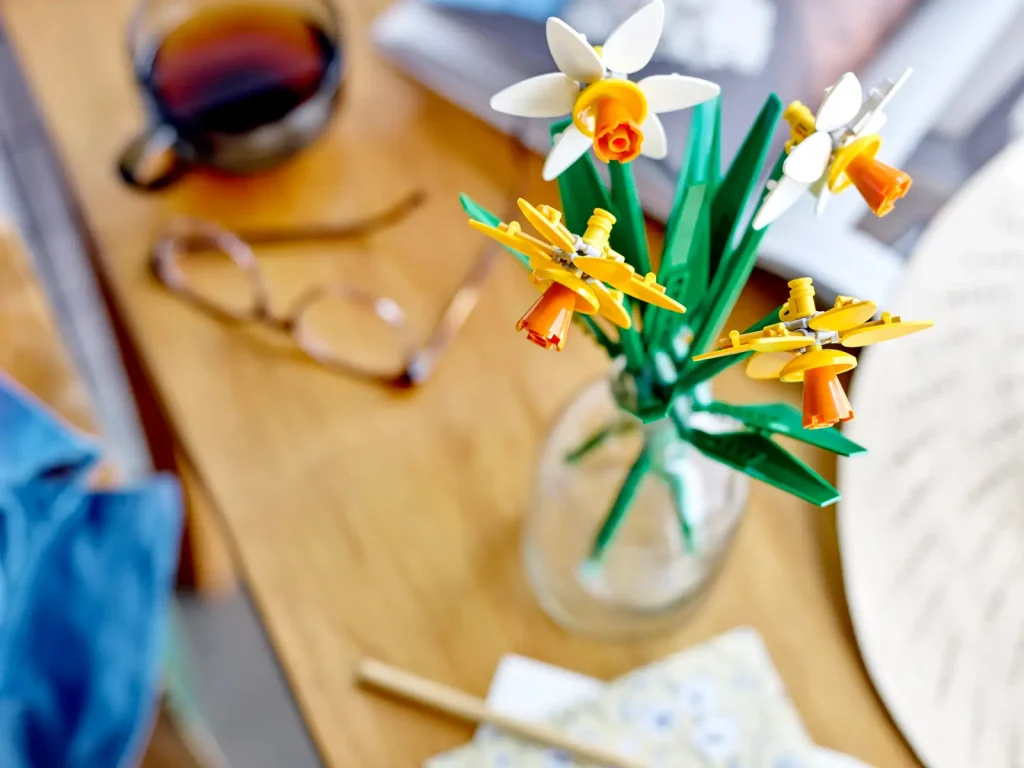 LEGO 40747 Daffodils Lifestyle 2 1024x768
