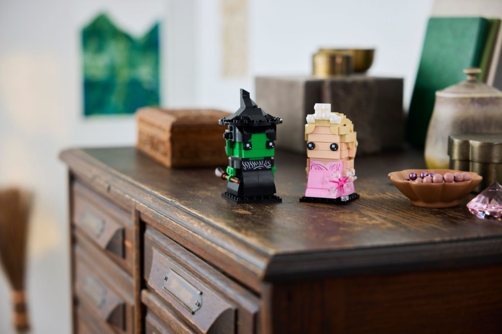 LEGO BrickHeadz 40794 Elphaba Glinda Figures 5 1024x683