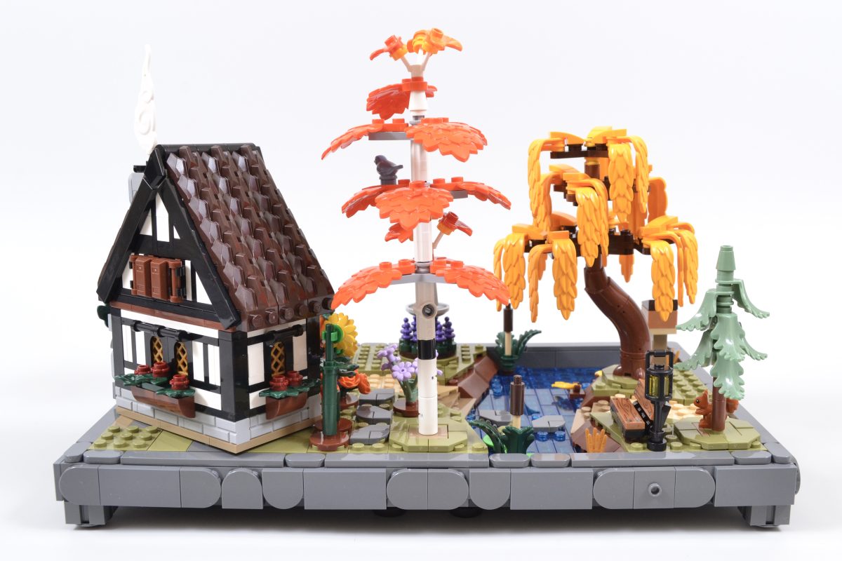 LEGO Icons 11372 Autumn Cottage Garden 14 1200x800