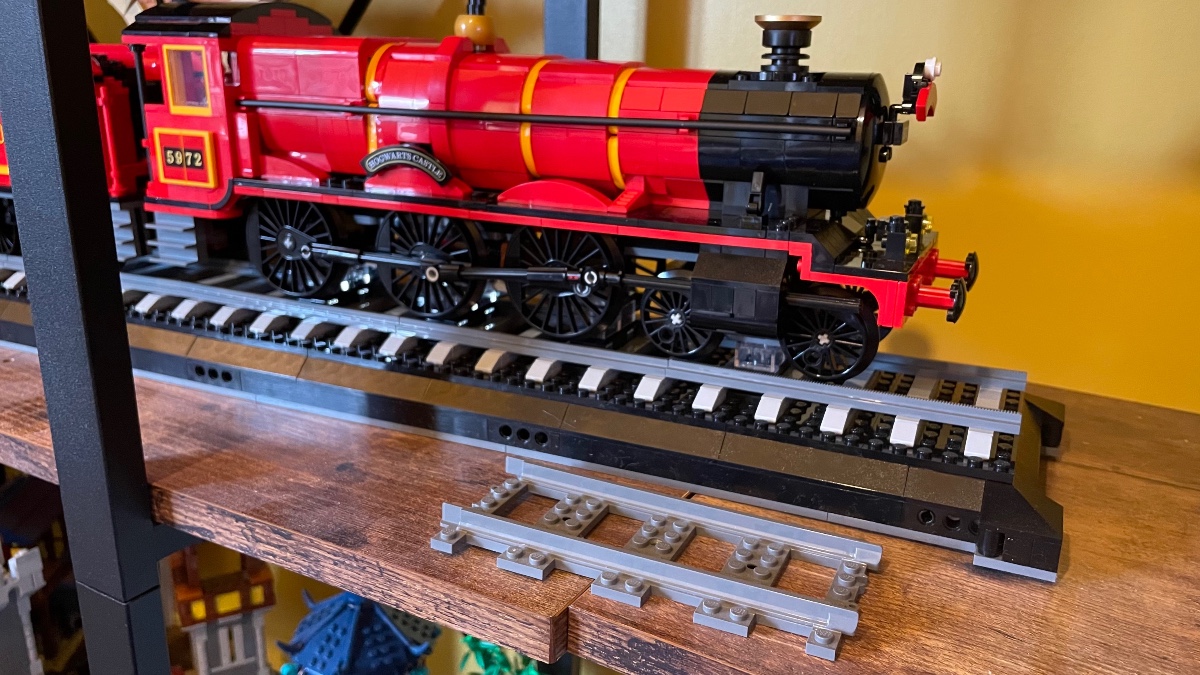 LEGO explains why its new Hogwarts Express isn't compatible with regular trains
