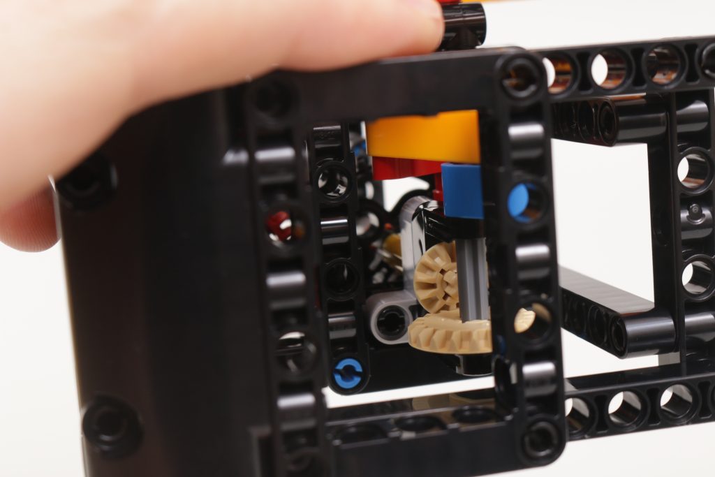 LEGO Technic McLaren 6535735 P1 Logo GWP review 11 1024x683