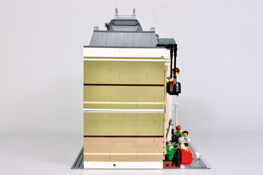 LEGO Icons 10326 Natural History Museum review 4 1024x683