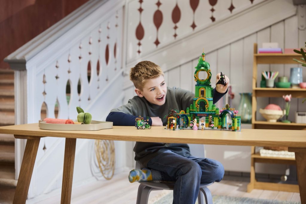 LEGO Wicked 75684 Welcome to Emerald City 4 1 1024x683