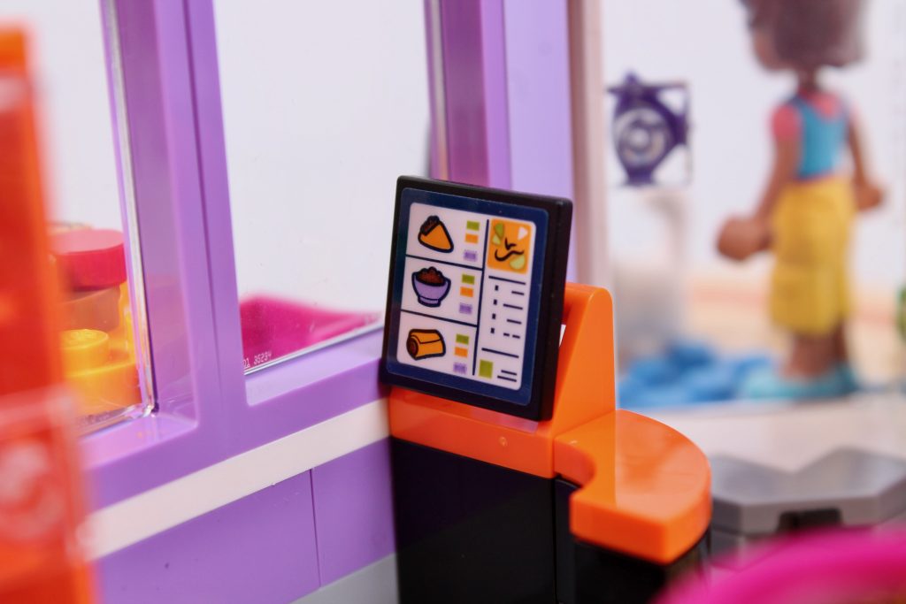 LEGO Friends 41747 Heartlake City Community Kitchen review 15 1024x683