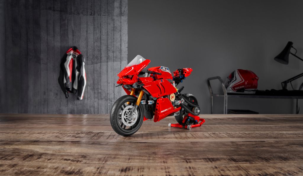 LEGO Technic 42107 Ducati Panigale V4 R 1