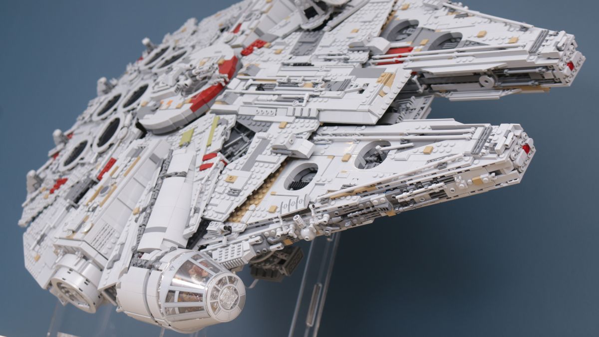 The best way to display LEGO Star Wars 75192 Millennium Falcon