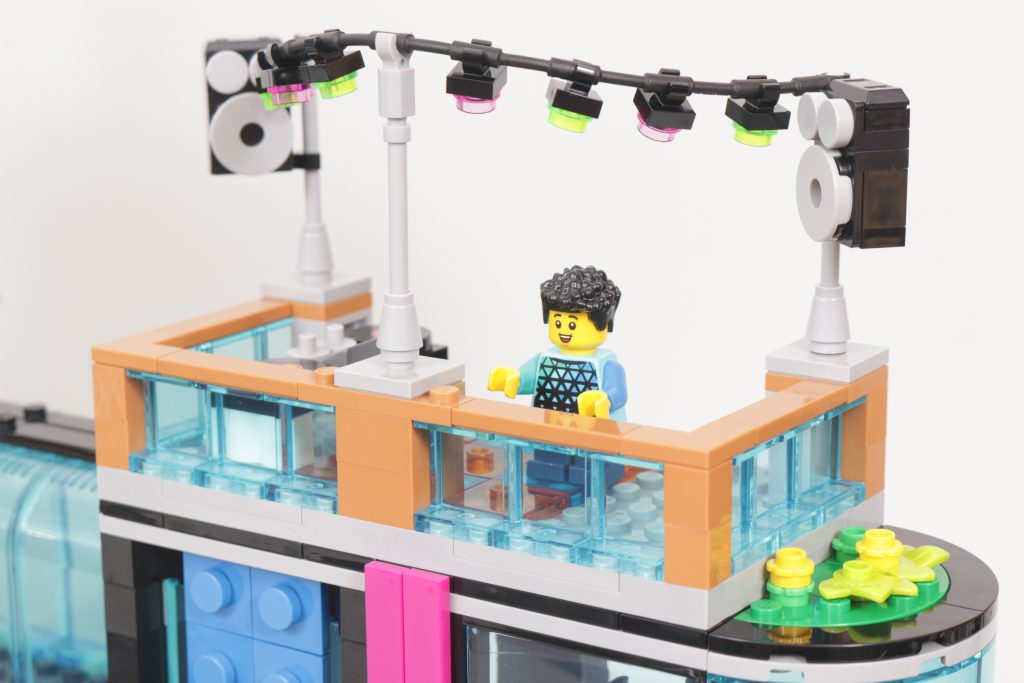 LEGO City 60380 Downtown review 17 1024x683