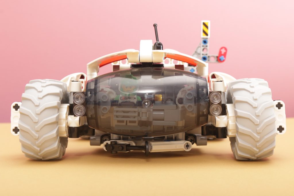 How to make LEGO Technic 42178 Surface Space Loader minifigure scale 8 1024x683