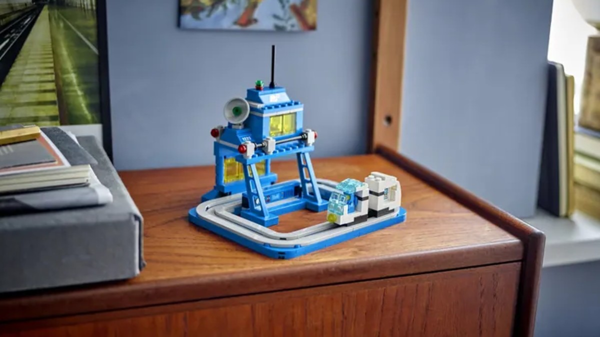 LEGO Ideas 40786 Micro Command Center Insiders reward delayed