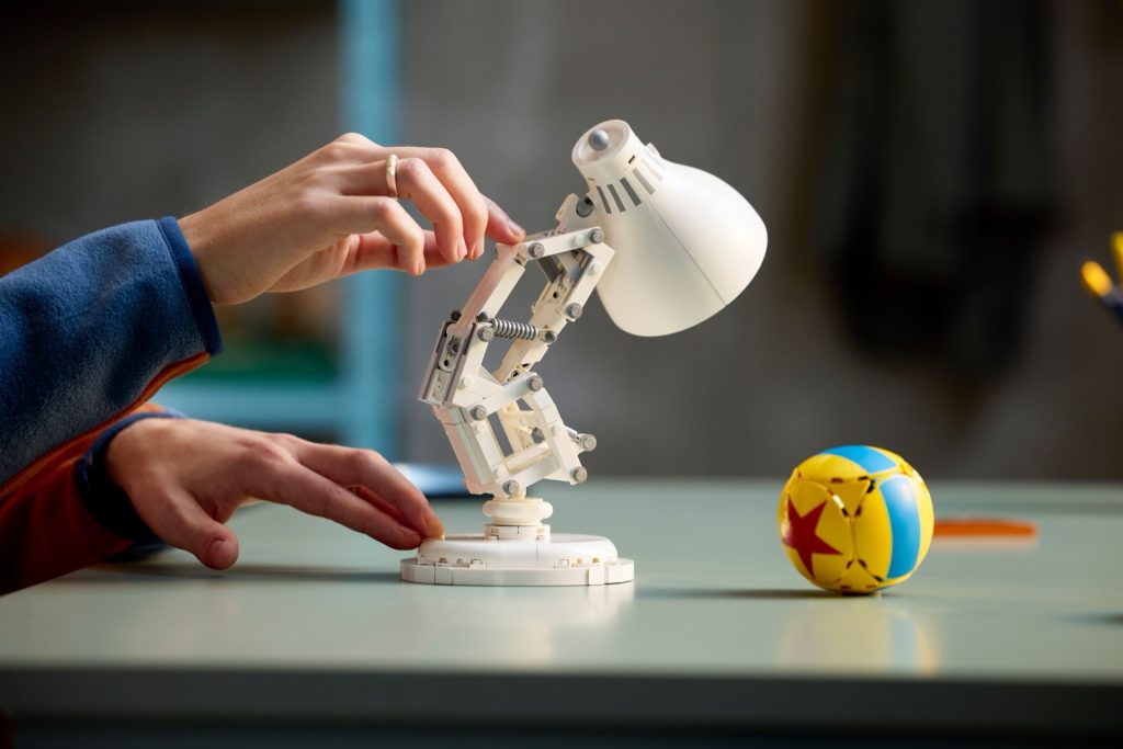 LEGO Ideas 21357 Pixar Lamp 5 1024x683