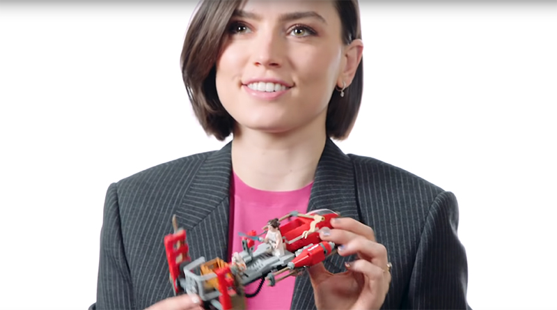 Star Wars star Daisy Ridley builds LEGO 75250 Pasadana Speeder Chase
