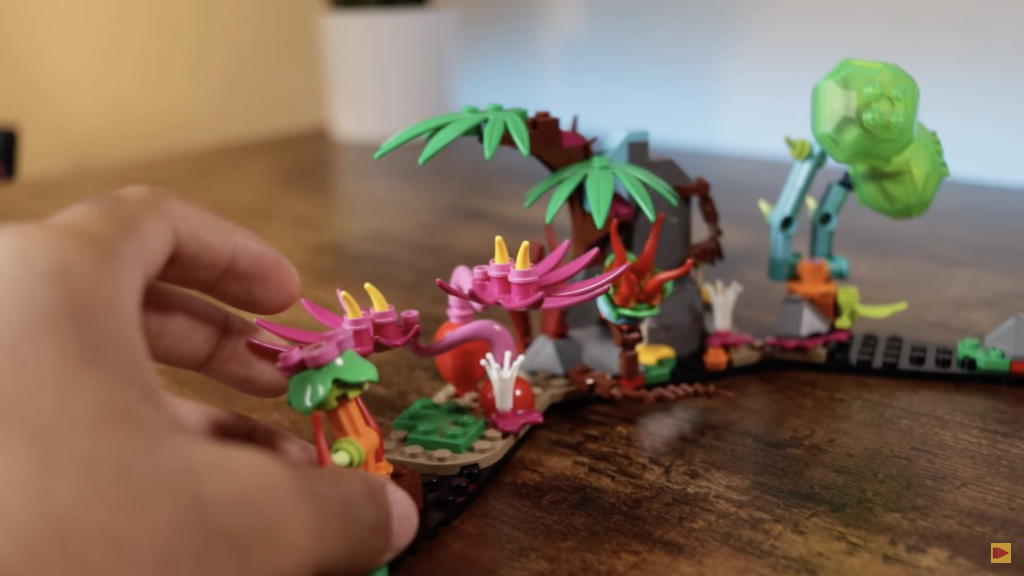LEGO Avatar 75571 Neytiri Thanator vs. AMP Suit Quaritch Beyond the Brick Critics Review 1 1024x576