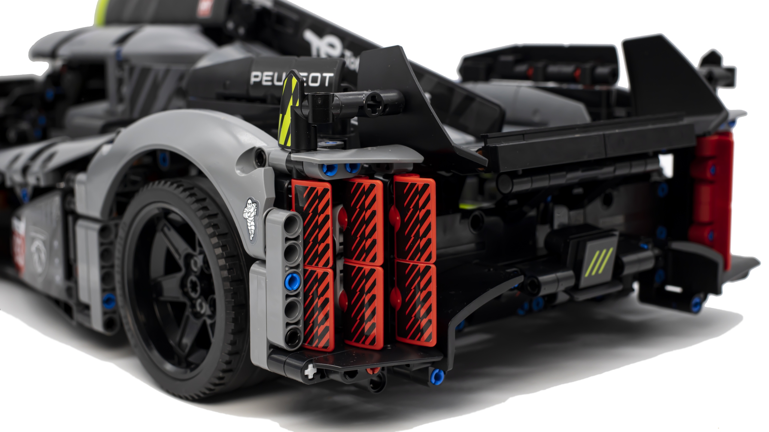 LEGO Technic 42156 PEUGEOT 9X8 24H Le Mans Hybrid Hypercar 7 scaled