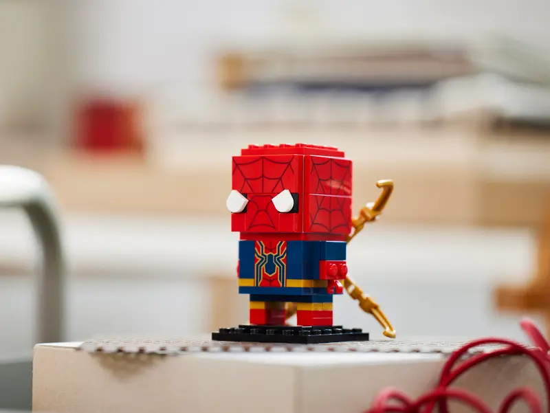 40670 Iron Spider Man Lifestyle 2