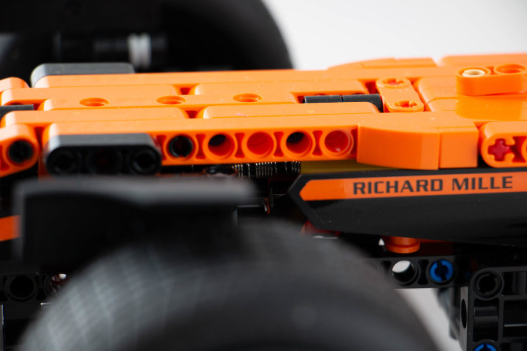 LEGO Technic 42141 McLaren Formula 1 Race Car review 15 1024x683