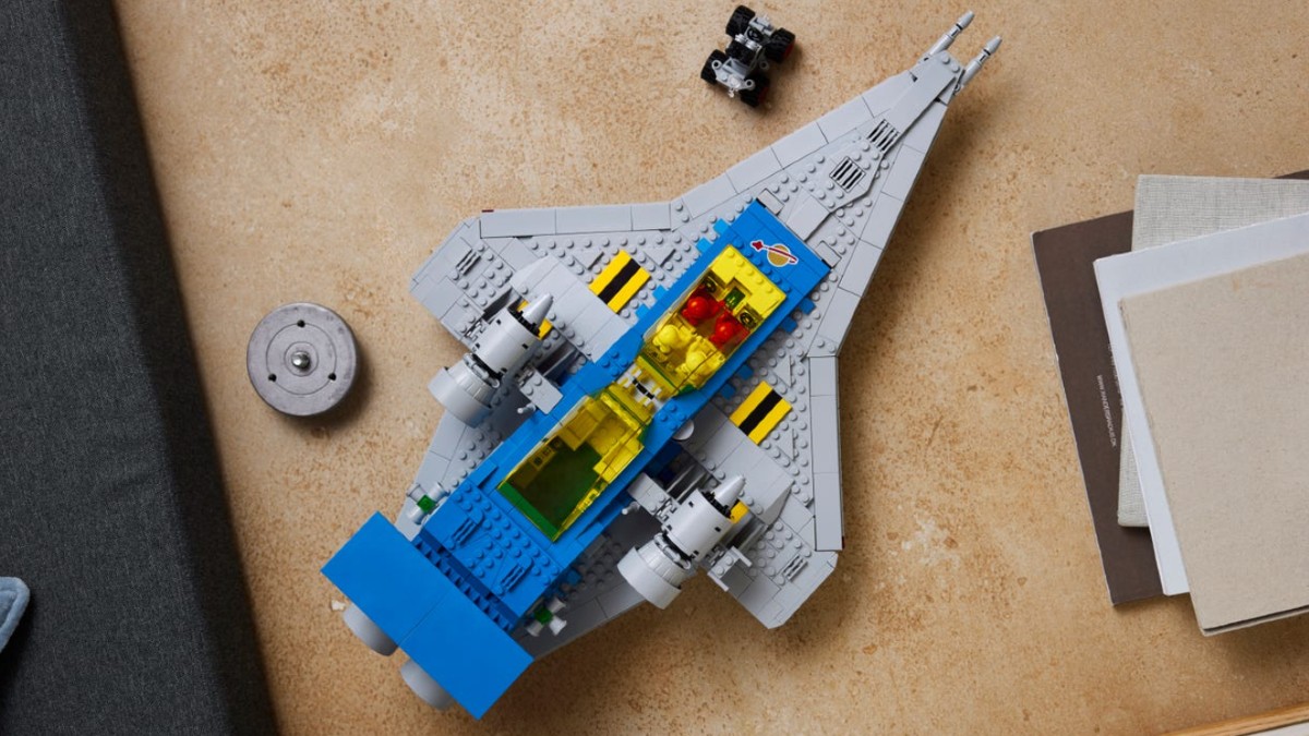 LEGO ICONS 10497 Galaxy Explorer is missing something