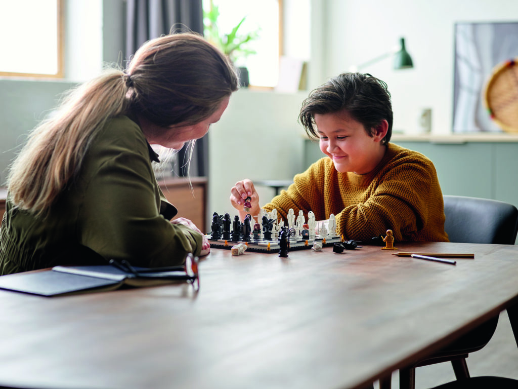 LEGO Harry Potter 76392 Hogwarts Wizards Chess 3