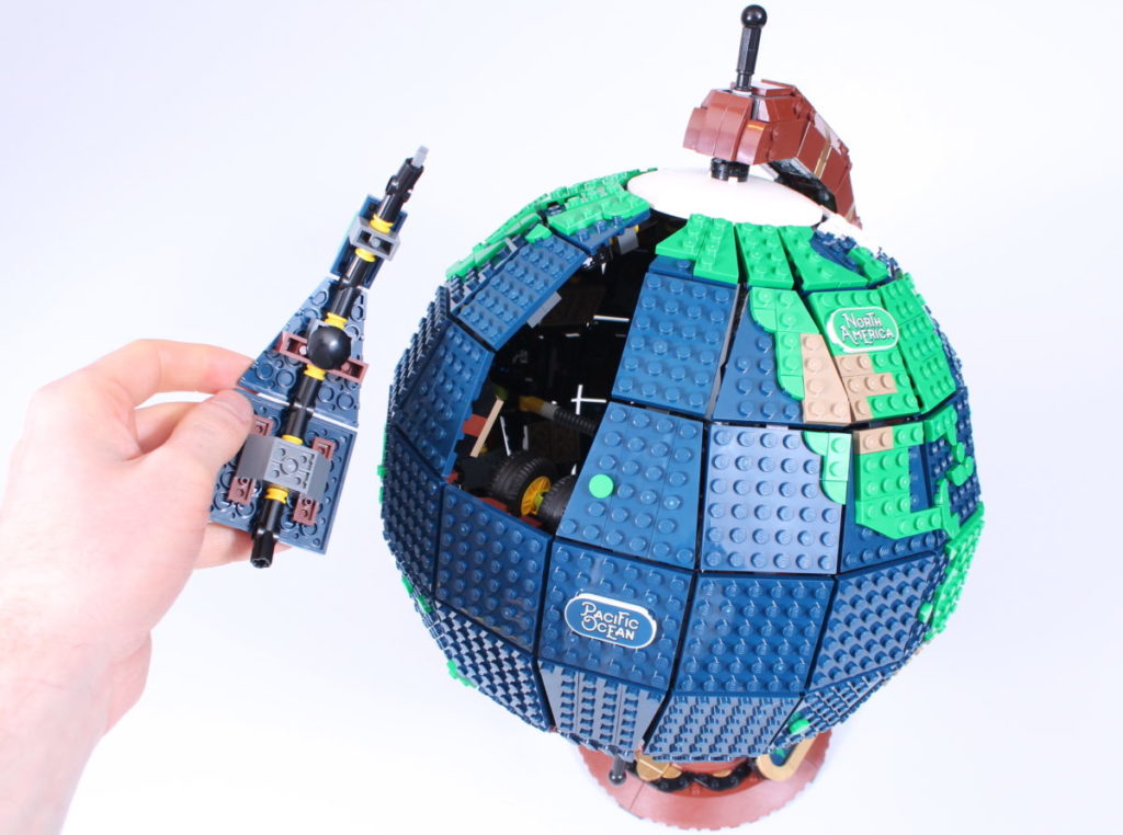 LEGO Ideas 21332 The Globe review 28 1024x762