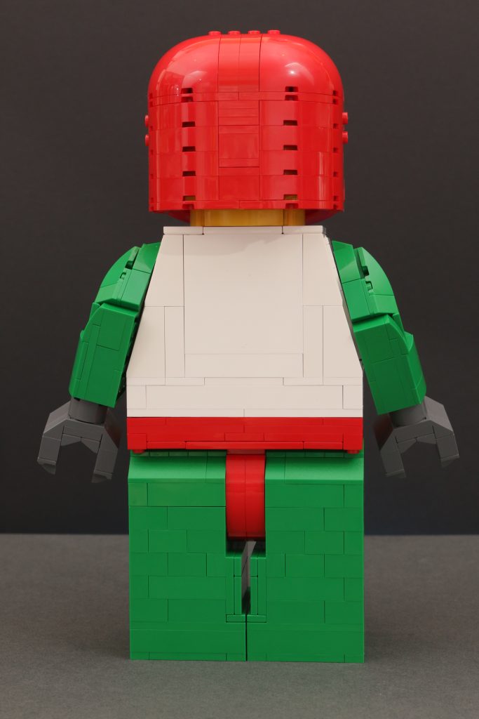LEGO Minifigures 40819 Up Scaled Racing Driver Minifigure review 6 683x1024