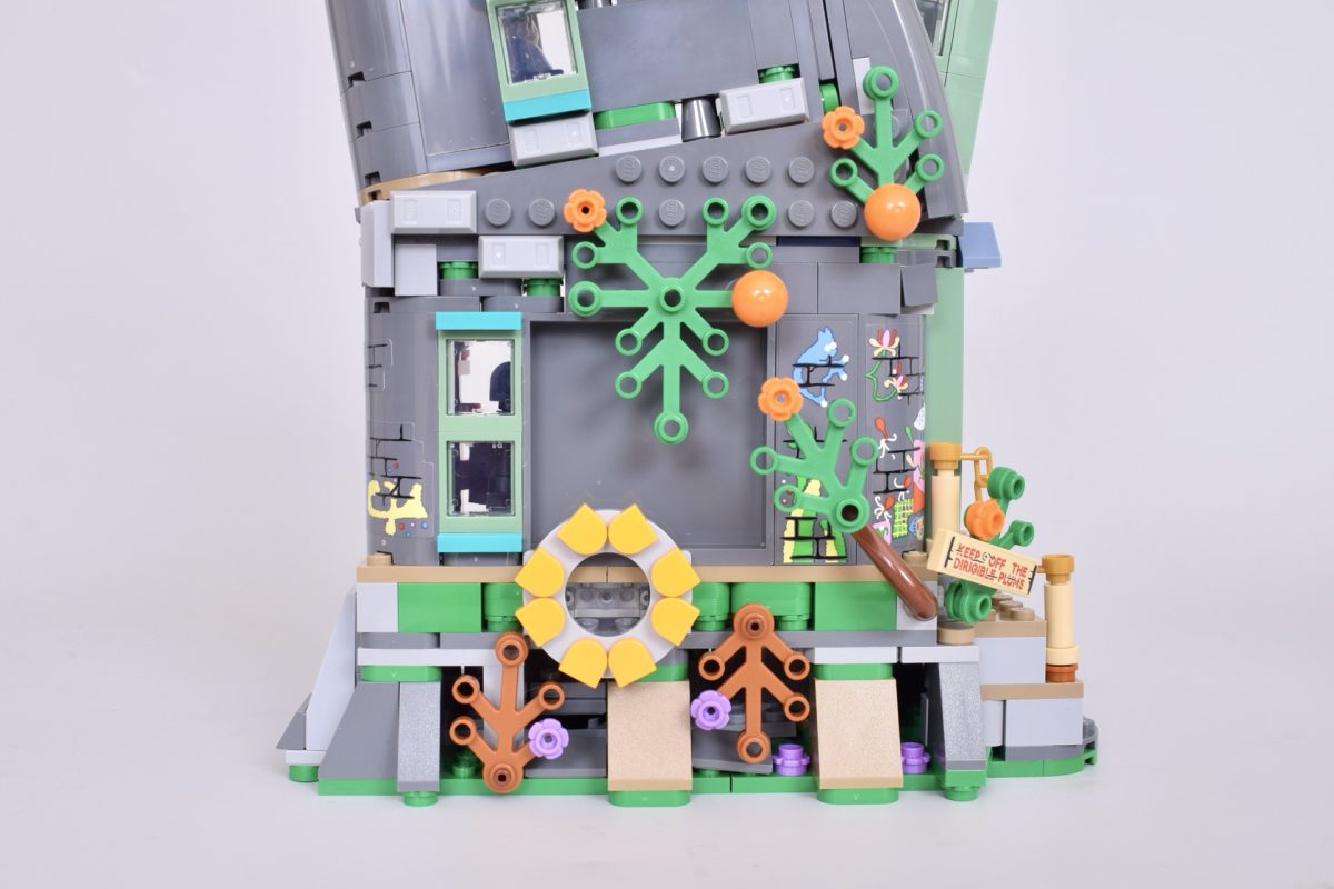 LEGO Harry Potter 76467 Luna Lovegoods House review 2 1200x800