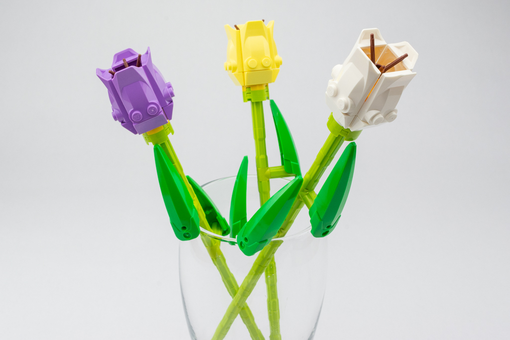 LEGO Review Tulips 6