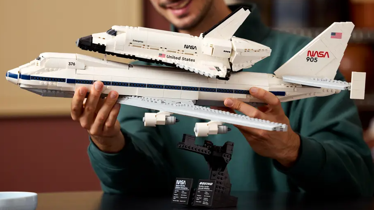LEGO Icons Shuttle Carrier Aircraft evokes ‘spirit’ of classic System set