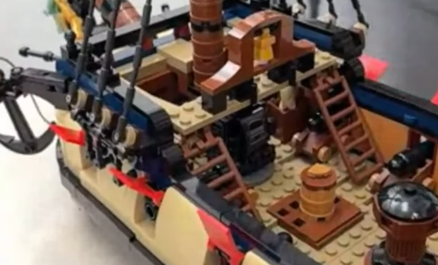 lego bricklink series 7 privateer frigate fortuna forward interior