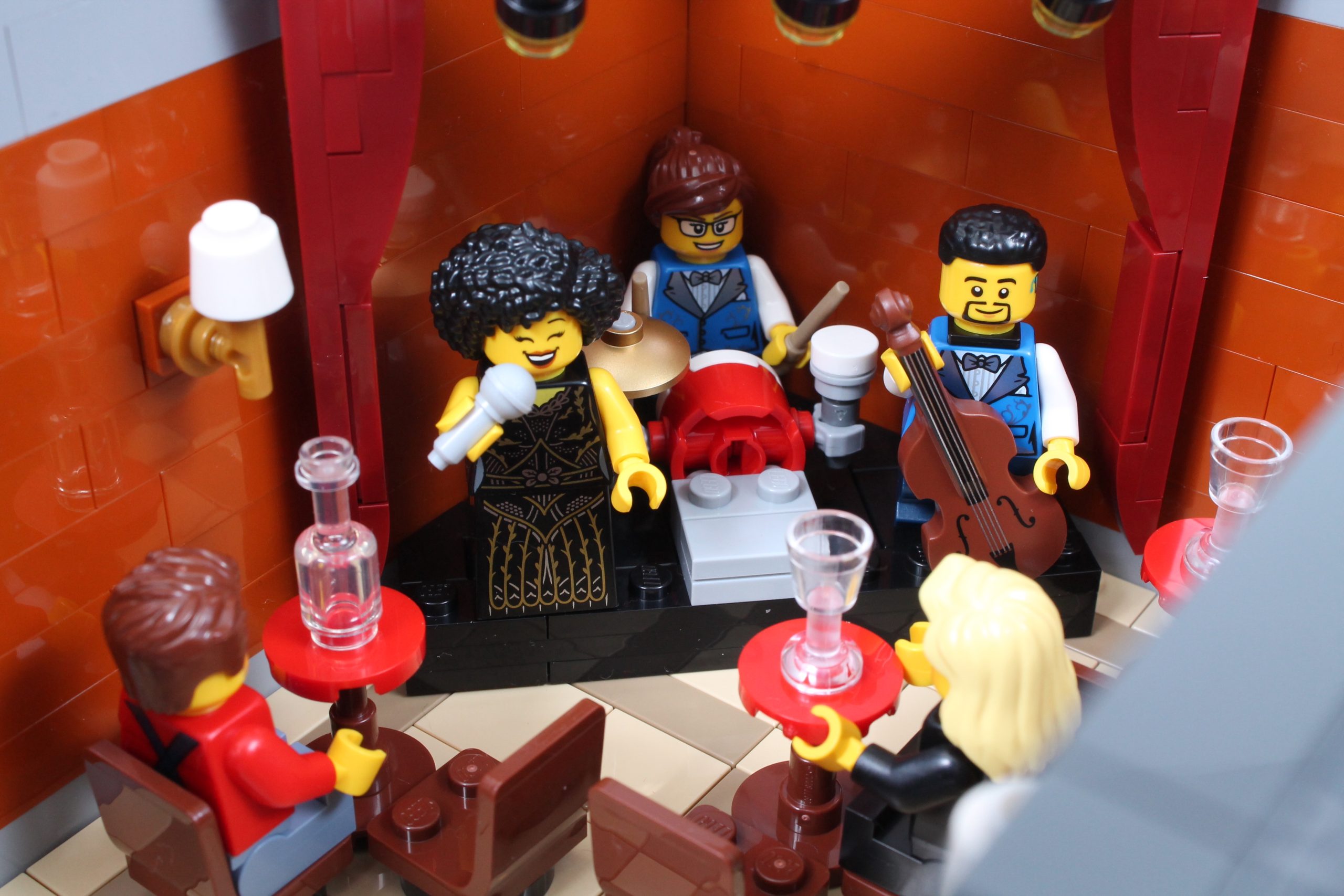 LEGO Icons 10312 Jazz Club review 29 scaled