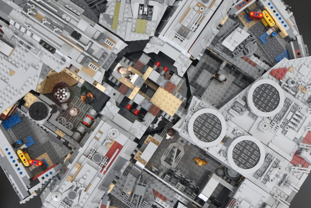 LEGO Star Wars 75192 UCS Ultimate Collectors Series Millennium Falcon review 49