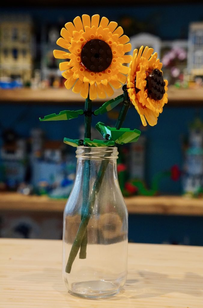 LEGO Botanicals 11502 Sunflower Bouquet 40524 Sunflowers review 4 676x1024