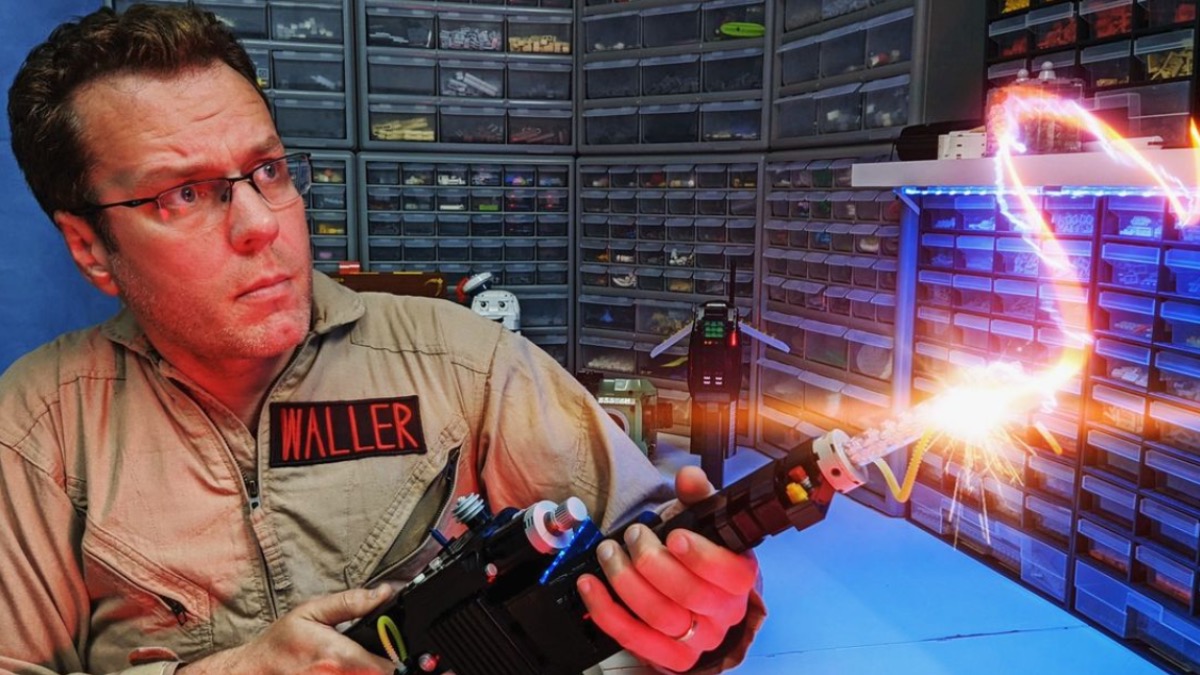 Fan designer creates amazing life-sized LEGO Ghostbusters movie props