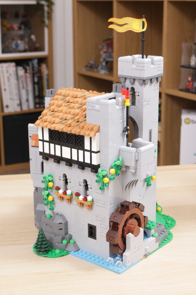 LEGO ICONS 10305 Lion Knights Castle review 71 683x1024