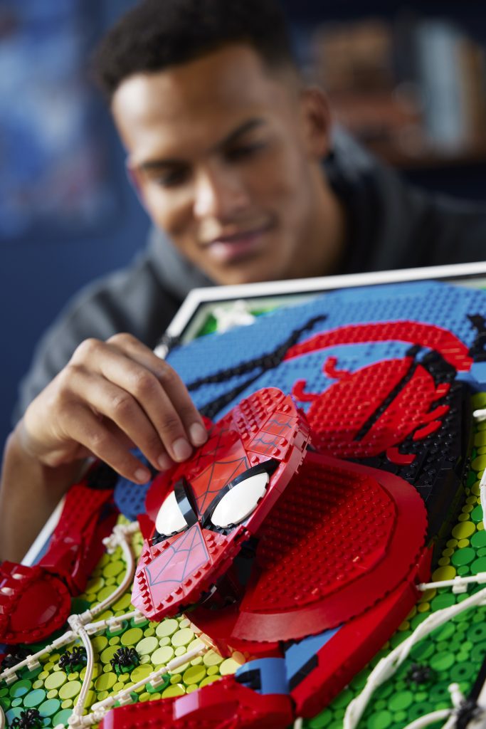 LEGO Art 31209 The Amazing Spider Man 6 683x1024