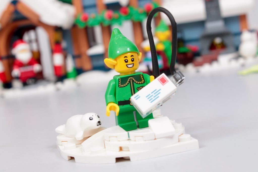 LEGO Winter Village 10339 Santas Post Office review 26 1024x683
