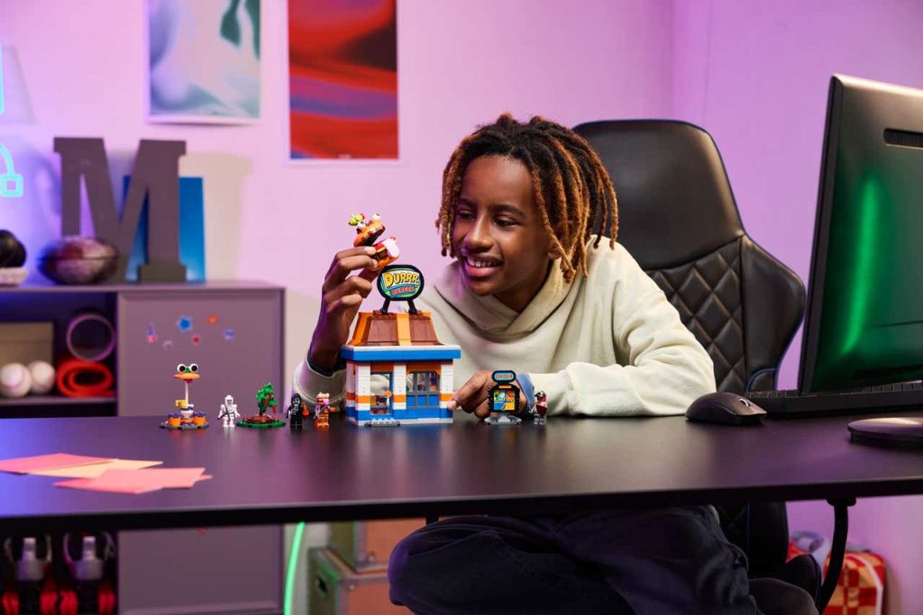 LEGO Fortnite 77076 Lifestyle Cons 1024x683