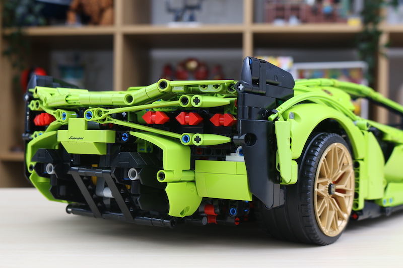 LEGO Technic 42115 Lamborghini Sian FKP 37 review 99